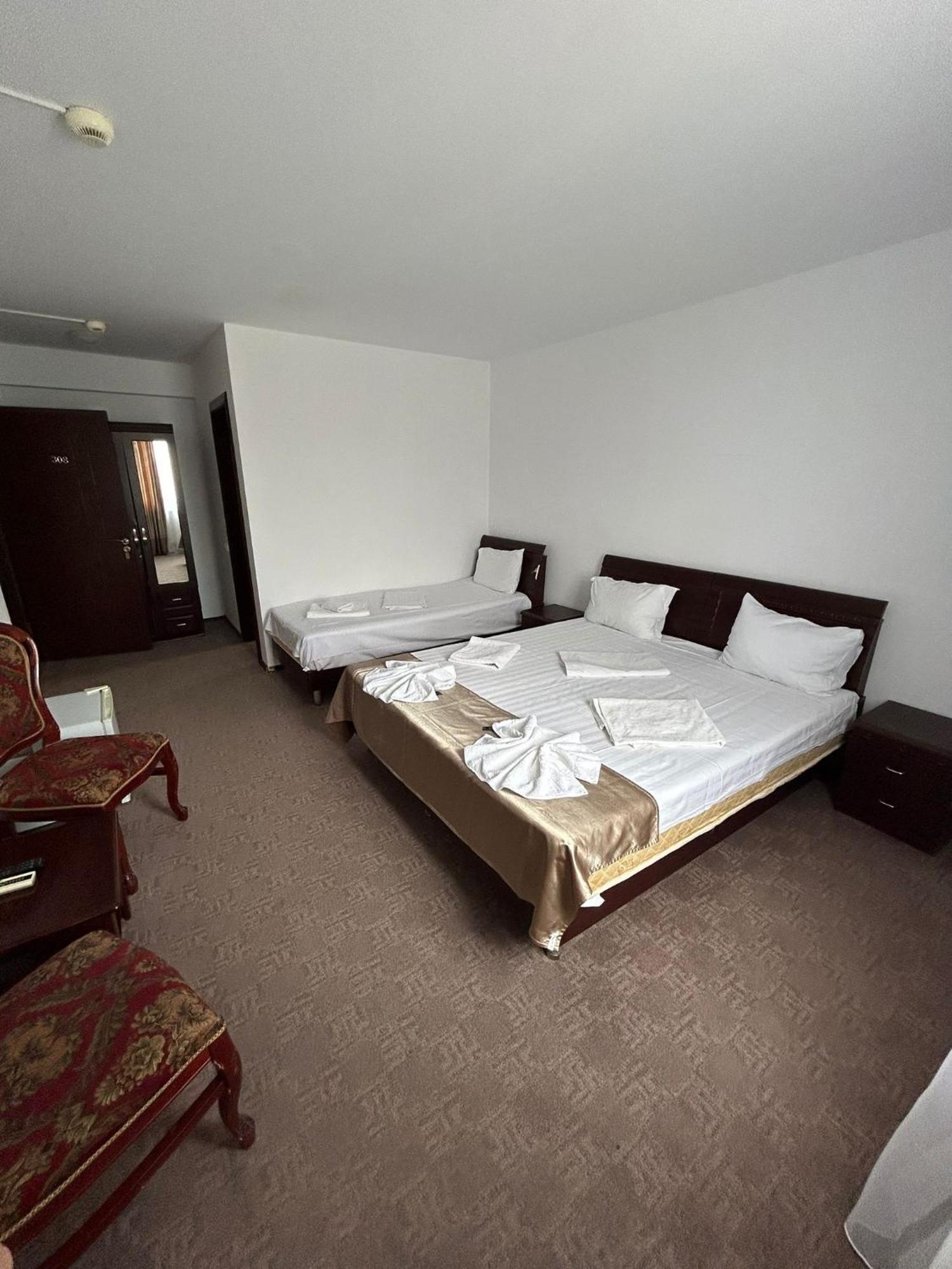 Orient Mamaia Nord Hotel Navodari Ngoại thất bức ảnh