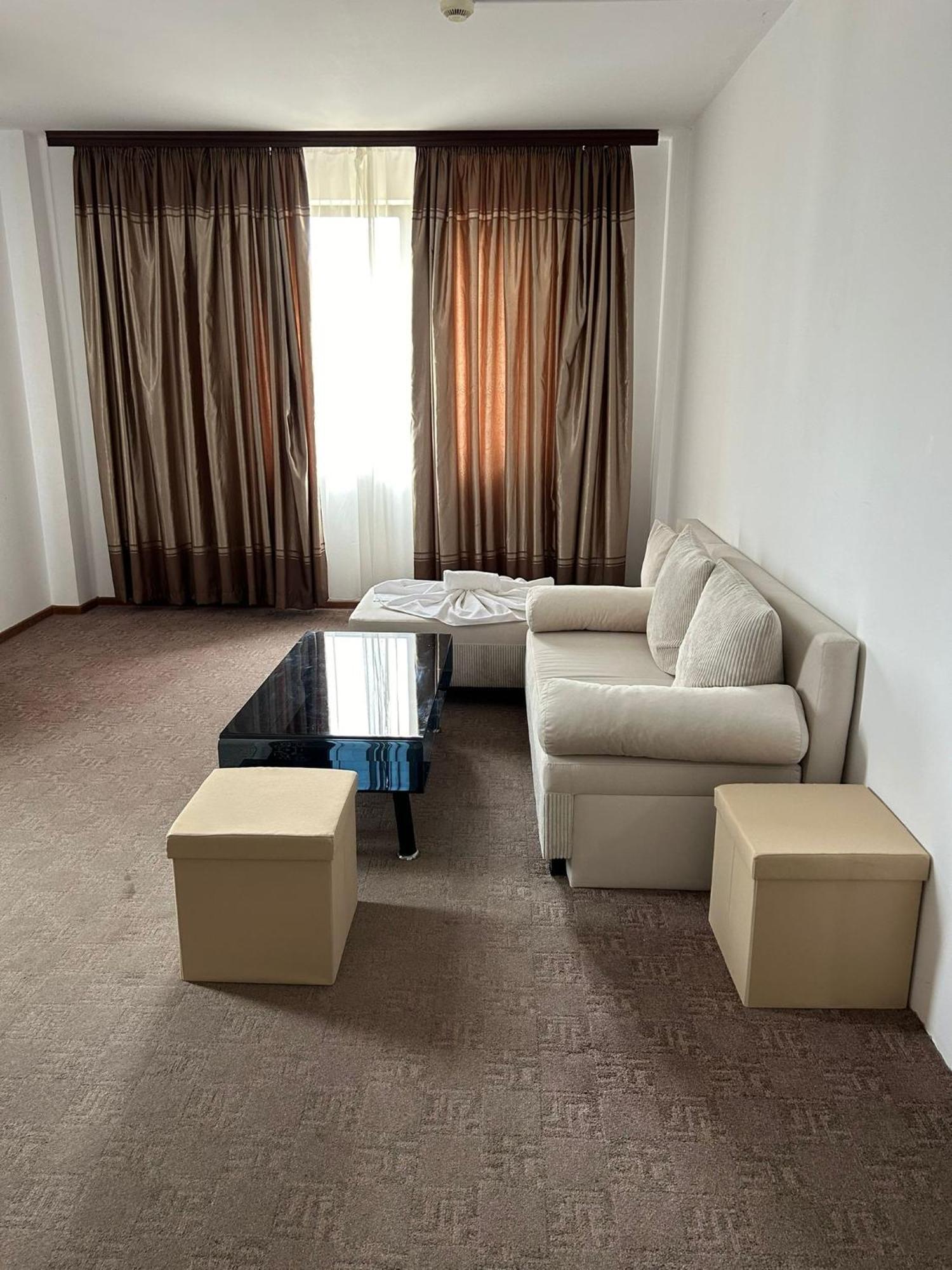 Orient Mamaia Nord Hotel Navodari Ngoại thất bức ảnh