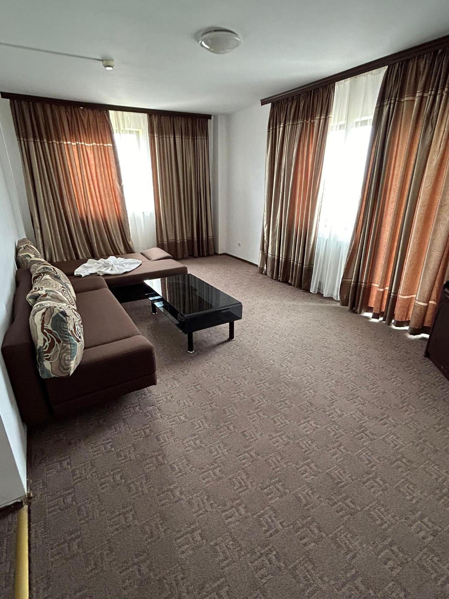 Orient Mamaia Nord Hotel Navodari Ngoại thất bức ảnh