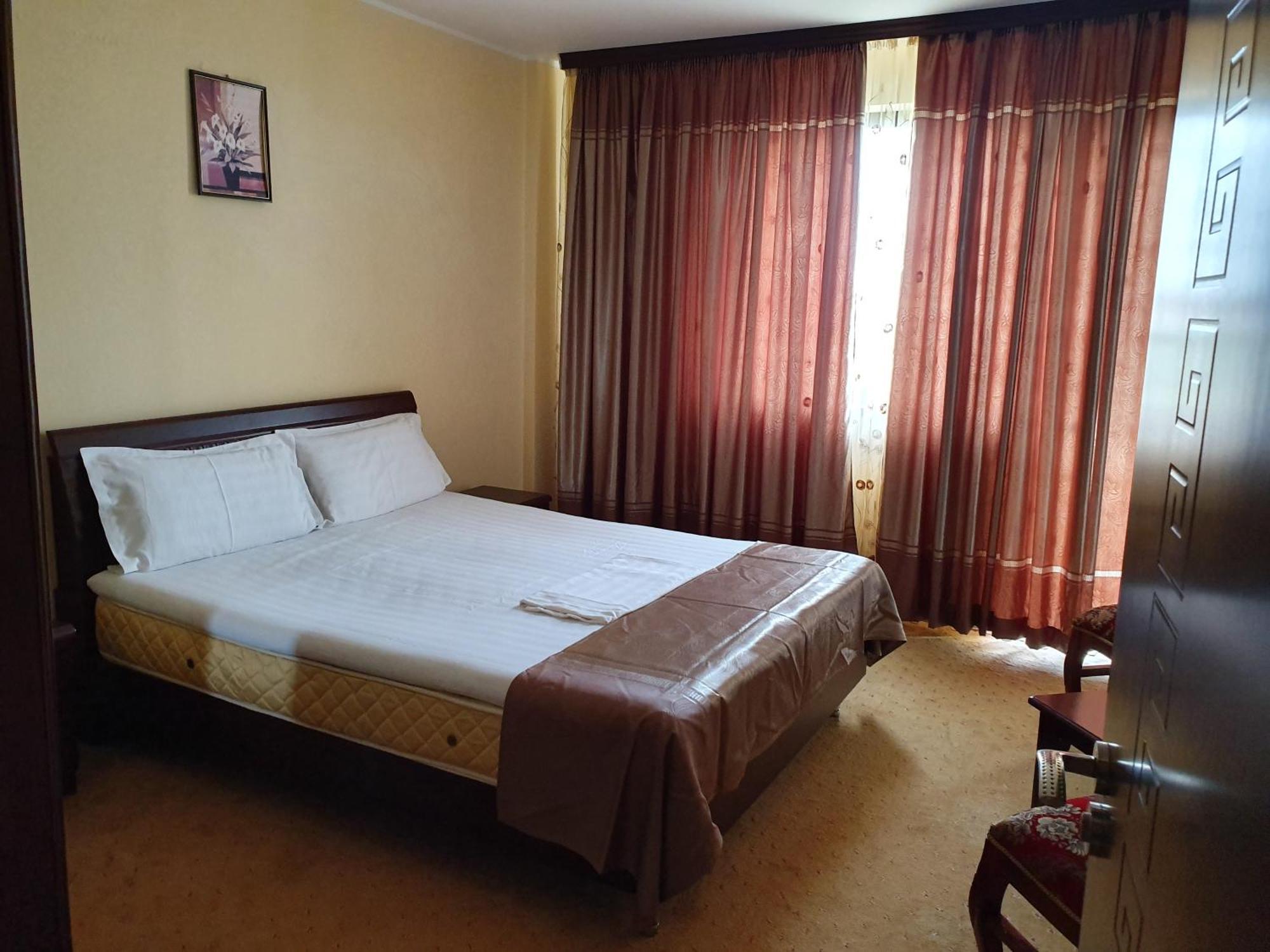 Orient Mamaia Nord Hotel Navodari Phòng bức ảnh